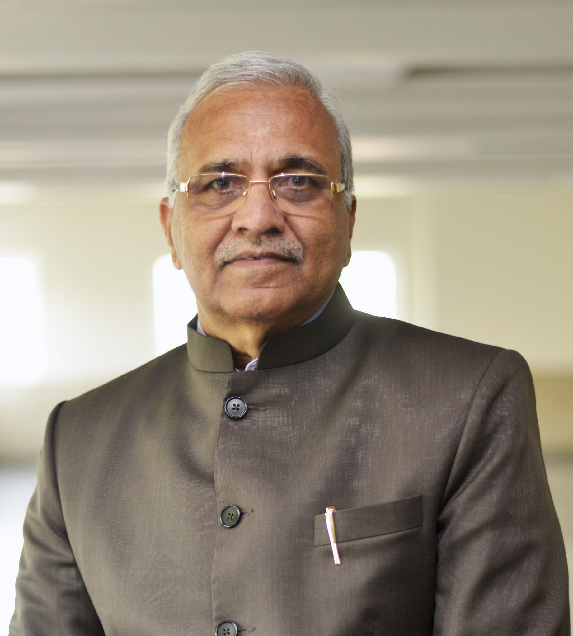 Dr Girdhar Gyani